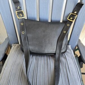 Coach Legacy No F13- 9951Black Leather Crossbody Bag Great Condition 10x11